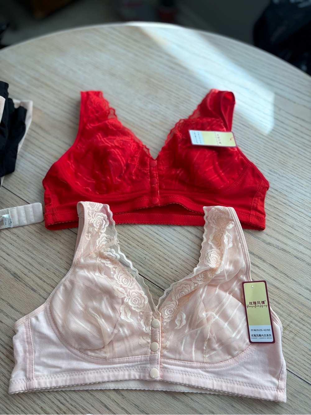 Front-Close Lace Trim Bra in Red and Light Pink